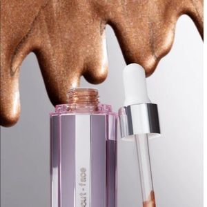 ❌SOLD❌AboutFACE Light Lock Highlighting Fluid *SunStruck*